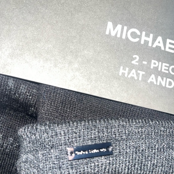 Mens Michael Kors Scarf and Reversible Hat Set MK logo Black/Charcoal Gray - Picture 6 of 9